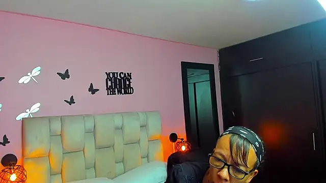 daniela xue online show from March 2025 07:35:02 PM