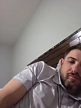 caliguy37 online show from June 2026 07:11:01 AM