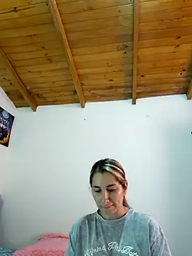 Iris love18 online show from April 2026 04:30:02 PM