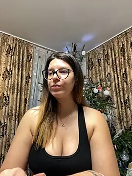 NadiraNoor online show from December 2025 09:00:01 PM