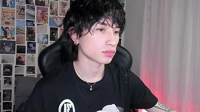 Snapshot of liamelf chatting on September 2025 07:01:01 AM liamelf online show from September 2025 07:01:01 AM