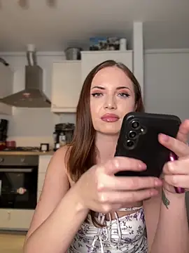 Snapshot of AvaGianna chatting on November 2025 02:16:02 PM AvaGianna online show from November 2025 02:16:02 PM