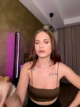 Snapshot of AvaGianna chatting on November 2025 04:11:02 PM AvaGianna online show from November 2025 04:11:02 PM