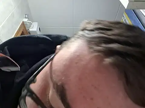 Snapshot of Javier_bear chatting on February 2025 02:15:02 PM Javier bear online show from February 2025 02:15:02 PM