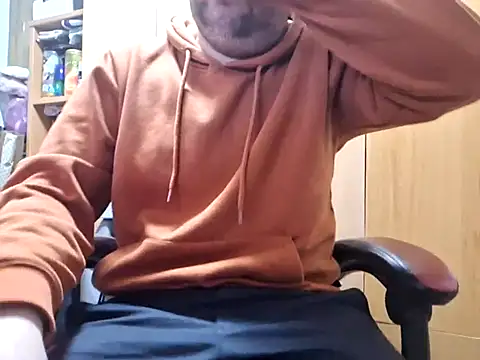 Snapshot of Javier_bear chatting on February 2025 03:16:01 PM Javier bear online show from February 2025 03:16:01 PM