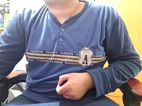 Snapshot of Javier_bear chatting on February 2025 10:28:01 PM Javier bear online show from February 2025 10:28:01 PM