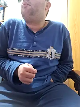 Snapshot of Javier_bear chatting on March 2025 12:22:01 PM Javier bear online show from March 2025 12:22:01 PM