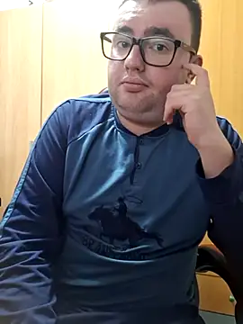 Snapshot of Javier_bear chatting on March 2025 09:53:02 PM Javier bear online show from March 2025 09:53:02 PM