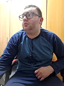 Snapshot of Javier_bear chatting on March 2025 10:31:02 PM Javier bear online show from March 2025 10:31:02 PM