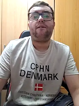 Snapshot of Javier_bear chatting on September 2025 12:38:02 PM Javier bear online show from September 2025 12:38:02 PM