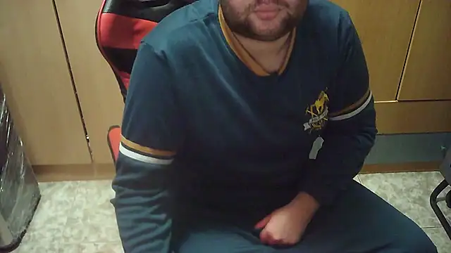 Snapshot of Javier_bear chatting on November 2025 02:27:02 PM Javier bear online show from November 2025 02:27:02 PM