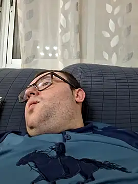 Snapshot of Javier_bear chatting on December 2025 09:41:02 PM Javier bear online show from December 2025 09:41:02 PM