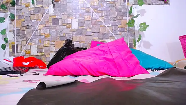 Snapshot of MaidenGame chatting on October 2025 03:46:02 PM MaidenGame online show from October 2025 03:46:02 PM