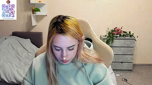 Snapshot of MoranaKit chatting on February 2025 03:38:01 PM MoranaKit online show from February 2025 03:38:01 PM