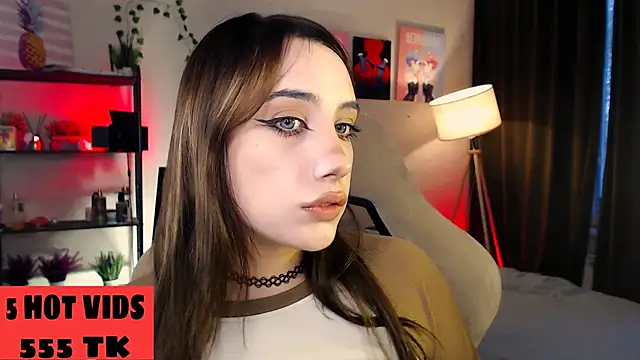 Snapshot of MoranaKit chatting on October 2025 07:52:02 AM MoranaKit online show from October 2025 07:52:02 AM