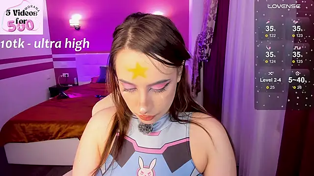 Snapshot of MoranaKit chatting on November 2025 06:40:01 PM MoranaKit online show from November 2025 06:40:01 PM