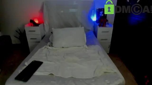 Snapshot of Lucyerobbie chatting on February 2025 05:02:01 AM Lucyerobbie online show from February 2025 05:02:01 AM