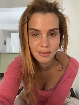 EmiliaCatalina online show from November 2025 05:01:02 PM