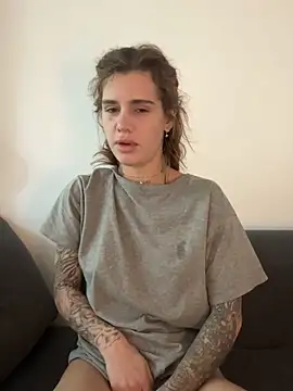 EmiliaCatalina online show from February 2026 04:58:01 PM