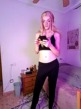 Snapshot of LillyAmore chatting on February 2025 06:47:02 PM LillyAmore online show from February 2025 06:47:02 PM