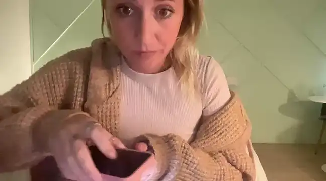 Snapshot of Aggbb chatting on January 2025 08:36:02 PM Aggbb online show from January 2025 08:36:02 PM