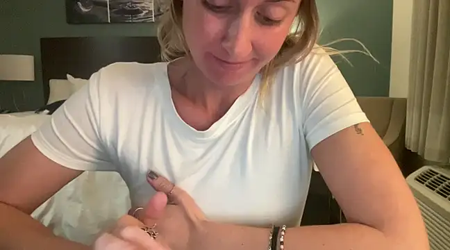 Snapshot of Aggbb chatting on January 2025 01:43:01 AM Aggbb online show from January 2025 01:43:01 AM