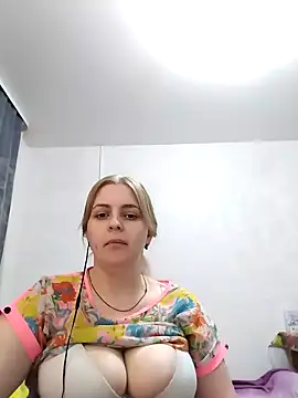 Snapshot of Lady_nice_cat chatting on March 2025 03:05:01 PM Lady nice cat online show from March 2025 03:05:01 PM