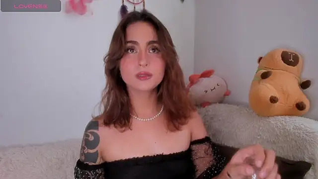 Snapshot of Violette-Ramirez01 chatting on November 2025 04:45:02 PM Violette-Ramirez01 online show from November 2025 04:45:02 PM