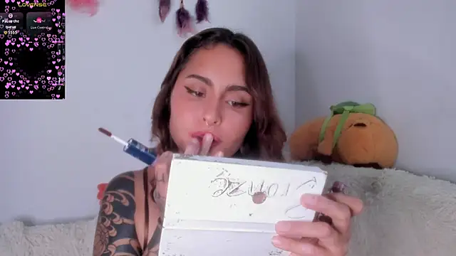 Snapshot of Violette-Ramirez01 chatting on December 2025 07:08:02 PM Violette-Ramirez01 online show from December 2025 07:08:02 PM