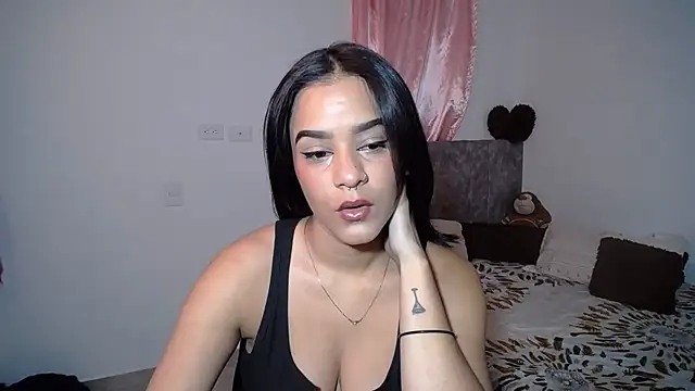 Snapshot of JossieGrey chatting on June 2026 11:04:02 AM JossieGrey online show from June 2026 11:04:02 AM