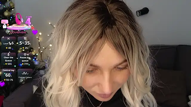 Snapshot of Yoda21 chatting on December 2025 12:42:02 PM Yoda21 online show from December 2025 12:42:02 PM