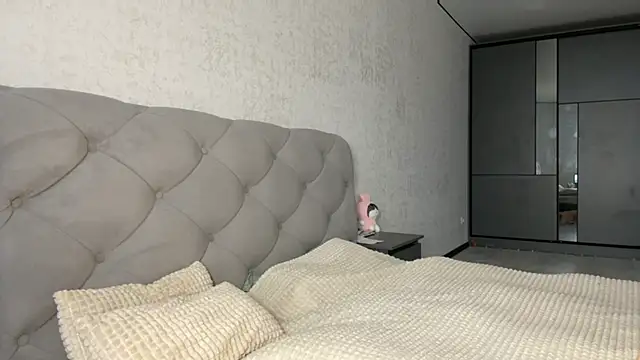 GracefulCharm online show from January 2025 07:11:02 AM