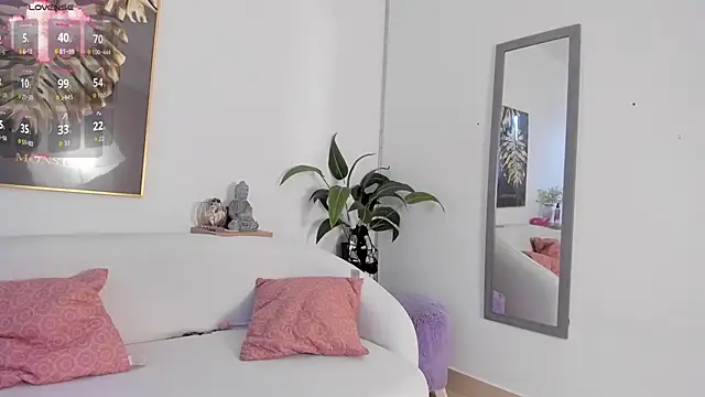 Amina hafsa online show from October 2025 08:40:02 PM