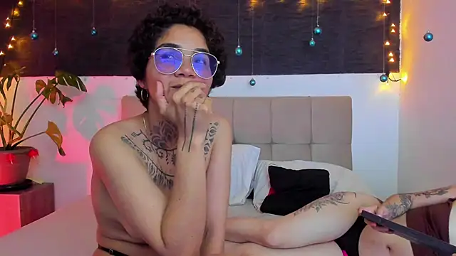 anaroman01 online show from December 2025 11:01:02 PM