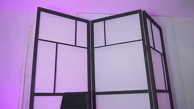 Snapshot of roselinedior chatting on February 2026 03:02:02 PM roselinedior online show from February 2026 03:02:02 PM