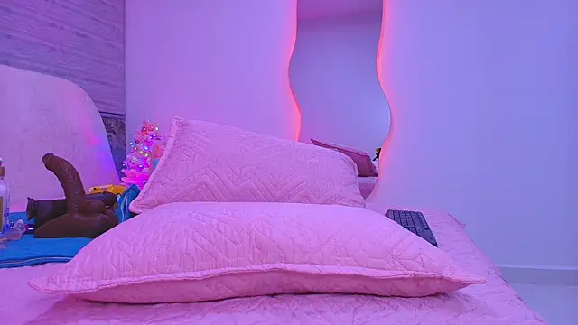 arl chloee online show from November 2025 03:06:01 AM