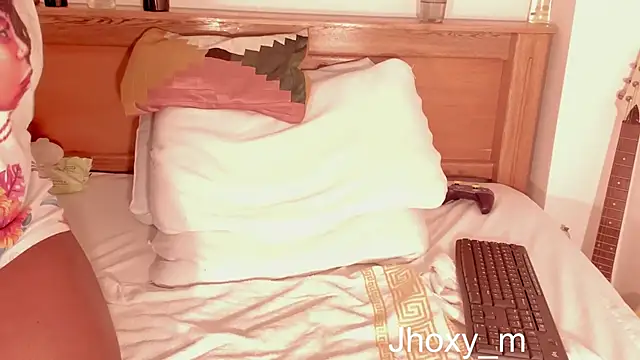 Snapshot of Jhoxy_M chatting on February 2025 08:06:02 AM Jhoxy M online show from February 2025 08:06:02 AM