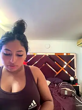 emmyjhonson07 online show from December 2025 02:15:01 PM