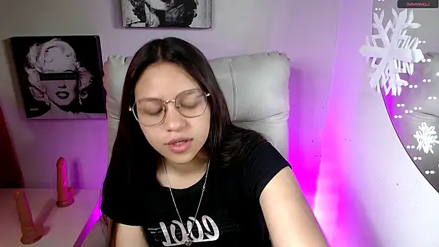 Snapshot of SamanthaRoldaan chatting on December 2025 01:40:02 PM SamanthaRoldaan online show from December 2025 01:40:02 PM