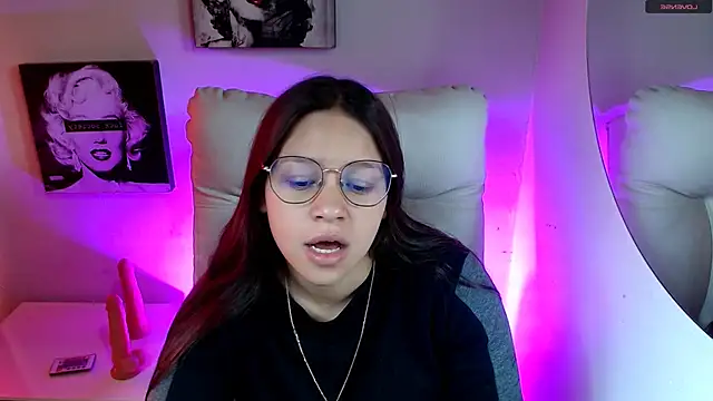 Snapshot of SamanthaRoldaan chatting on February 2026 01:48:02 PM SamanthaRoldaan online show from February 2026 01:48:02 PM