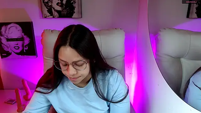 Snapshot of SamanthaRoldaan chatting on February 2026 01:58:01 PM SamanthaRoldaan online show from February 2026 01:58:01 PM