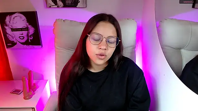 Snapshot of SamanthaRoldaan chatting on February 2026 02:43:02 PM SamanthaRoldaan online show from February 2026 02:43:02 PM