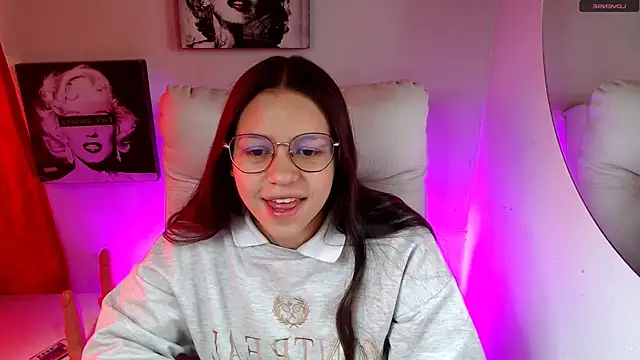 Snapshot of SamanthaRoldaan chatting on February 2026 01:15:02 PM SamanthaRoldaan online show from February 2026 01:15:02 PM