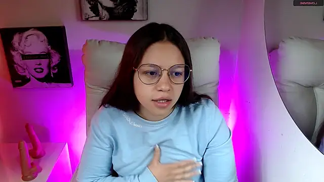 Snapshot of SamanthaRoldaan chatting on February 2026 03:42:01 PM SamanthaRoldaan online show from February 2026 03:42:01 PM