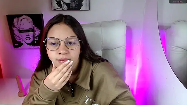 Snapshot of SamanthaRoldaan chatting on February 2026 03:08:02 PM SamanthaRoldaan online show from February 2026 03:08:02 PM