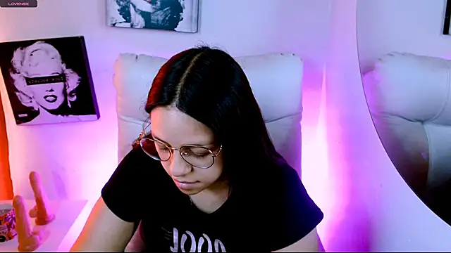 Snapshot of SamanthaRoldaan chatting on February 2026 03:34:02 PM SamanthaRoldaan online show from February 2026 03:34:02 PM