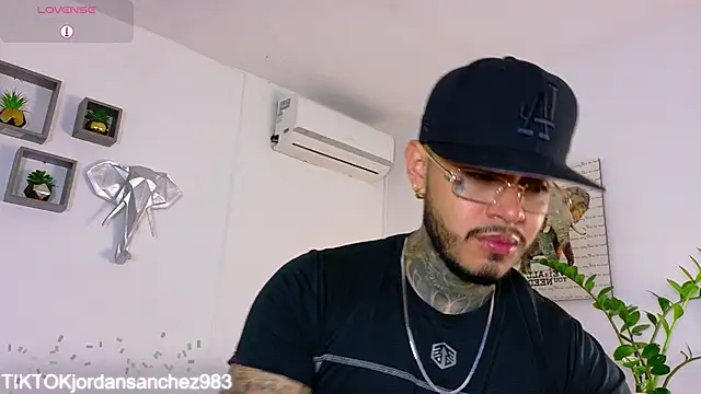 JordanSmiith  online show from February 2026 08:02:01 PM