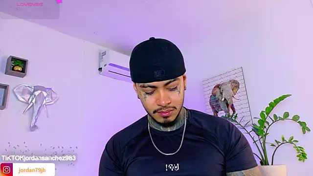 JordanSmiith  online show from April 2026 08:09:02 PM