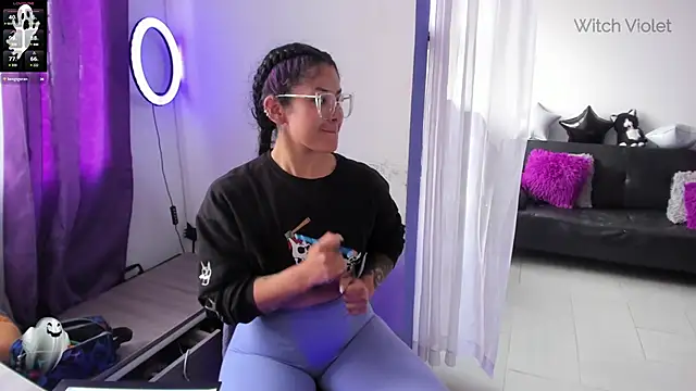 witchviolet online show from December 2024 04:36:01 PM