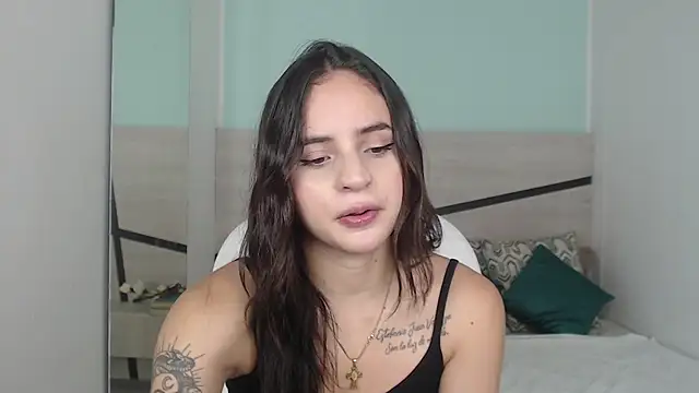 heidy hoiss online show from December 2024 08:32:01 PM